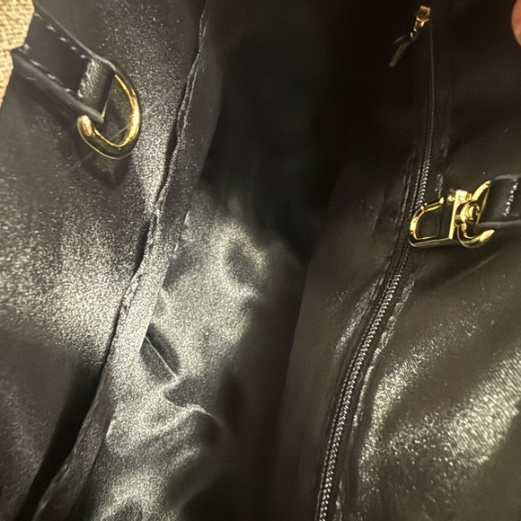 BU Bears Themed Bag with Green and Gold Accents - Picture 8 of 11